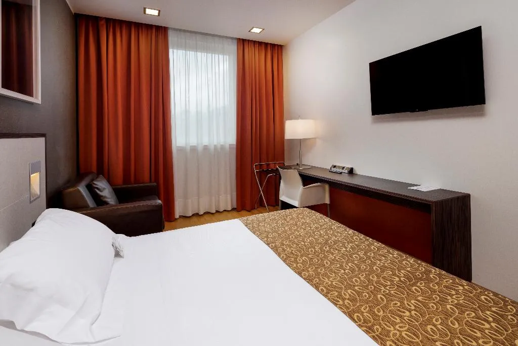 DOUBLE KING SIZE BED Room, Best Western Falck Village Hotel, Milan
