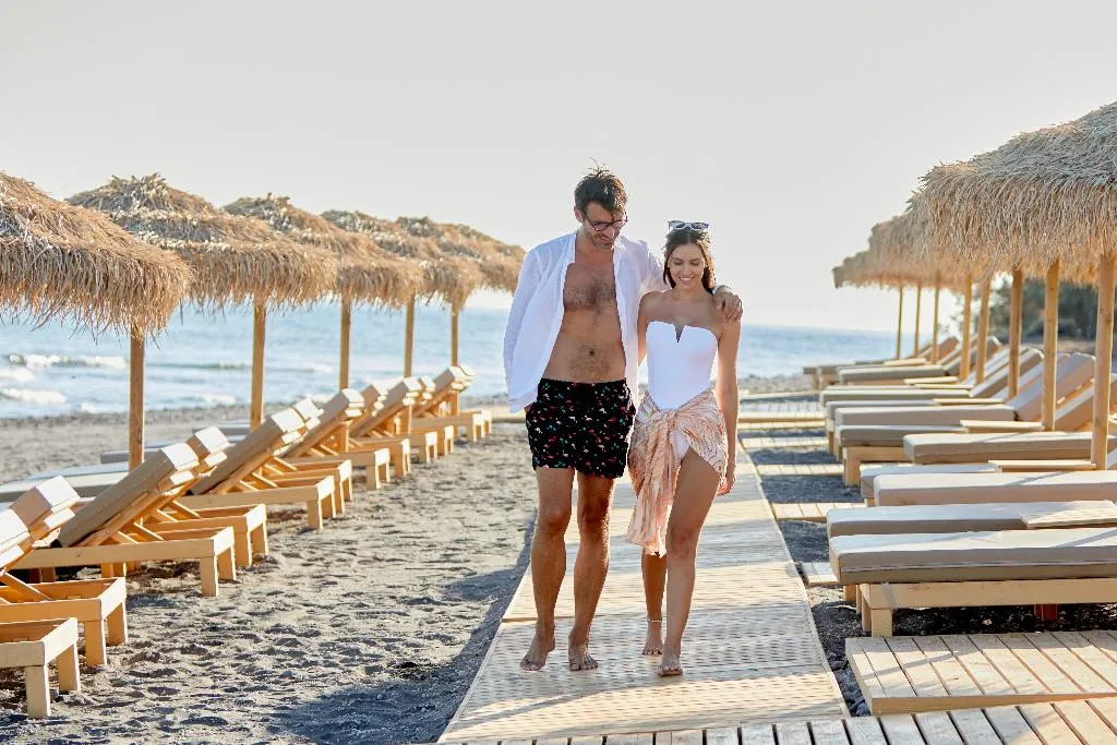 Beach, Sea Breeze Santorini Beach Resort, Curio Collectio, Santorini