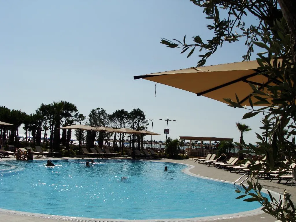 Pool, Supreme Hotel, Durres