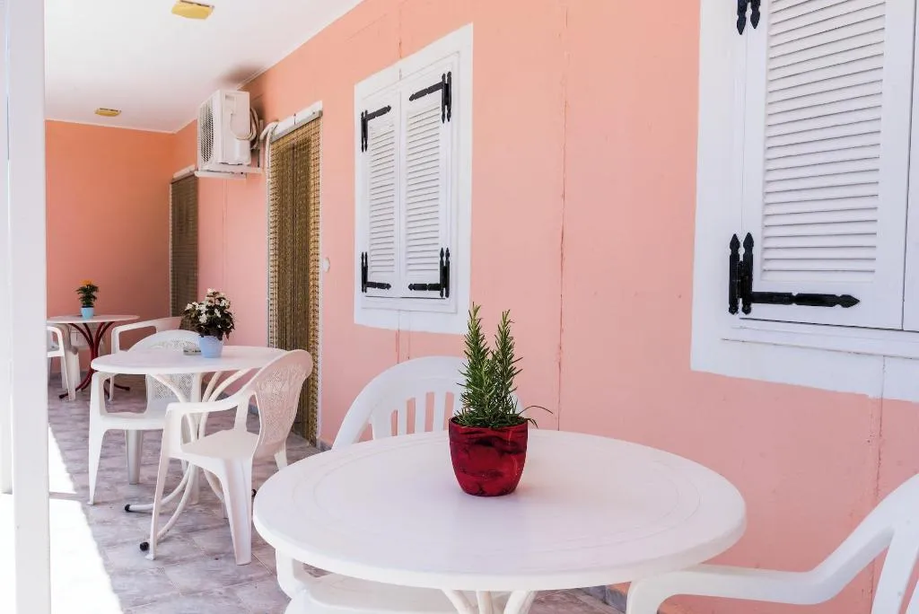 Room, Roussa's Studios and Apartments, Zante