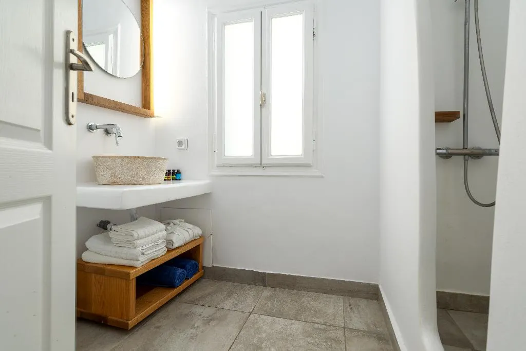 SUITE WITH JACUZZI Room, Amaze Suites, Santorini