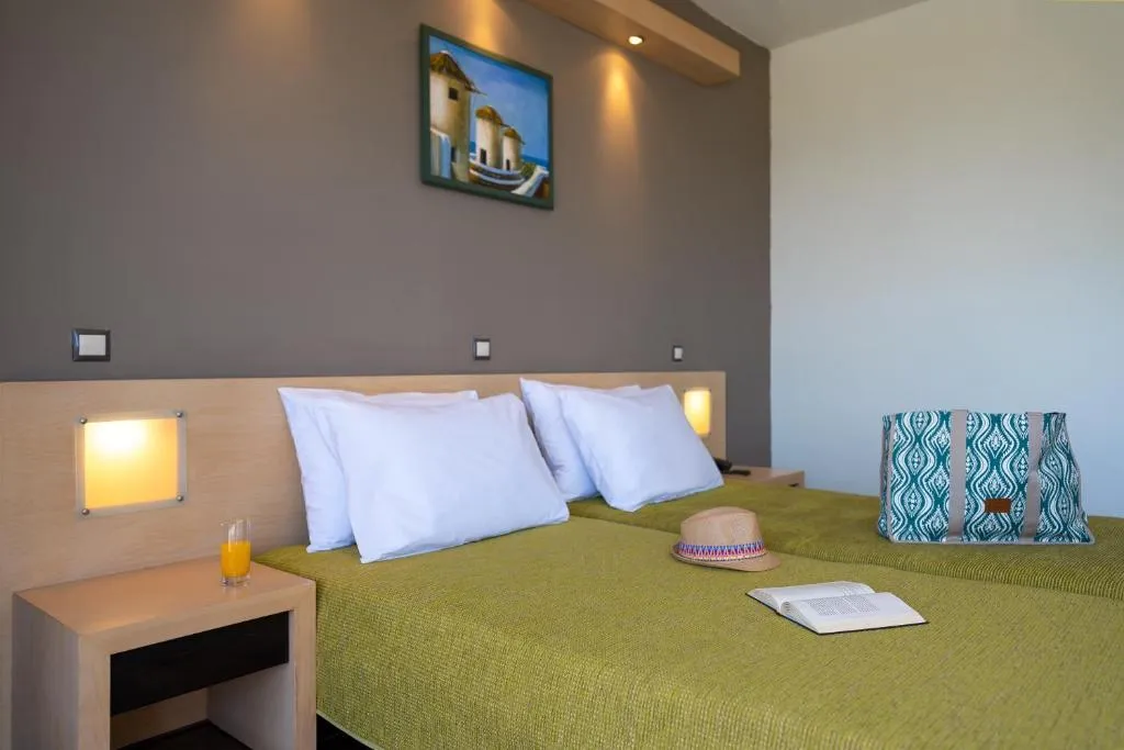 Room, Cathrin, Rhodes