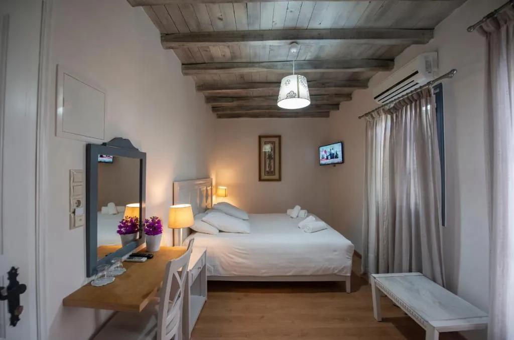 DOUBLE SUPERIOR GARDEN VIEW Room, Olia Hotel, Mykonos