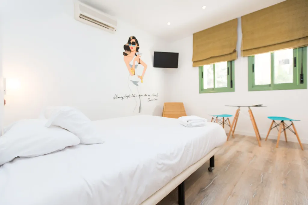 STUDIO SUPERIOR Room, AinB Las Ramblas-Colón Apartments, Barcelona