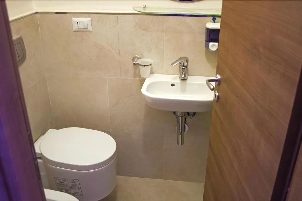 Room, City-in-hostel-B&B, Catania