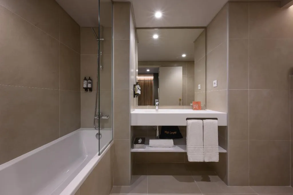 SUITE STANDARD Room, Aeminium Coimbra, Affiliated by Meliá, Porto