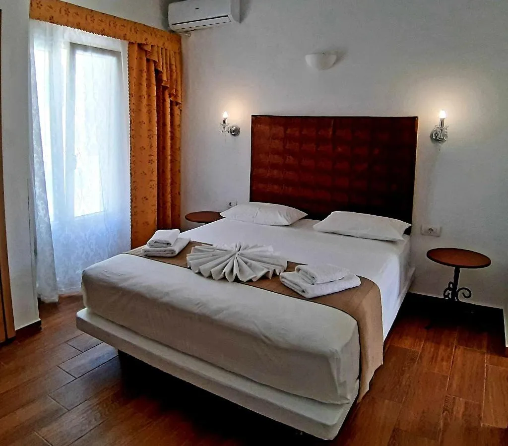 Room, Atalos Suites, Santorini