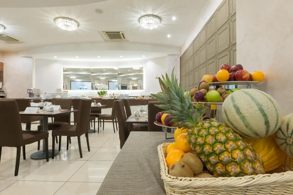 Restaurant, Magris Hotel, Naples