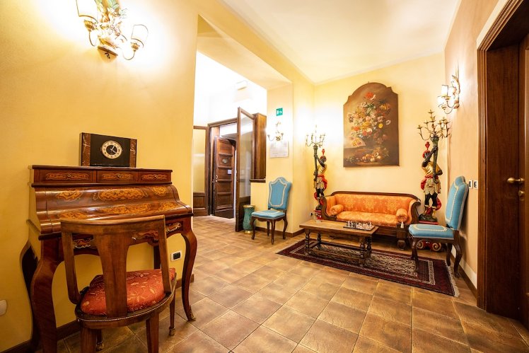 B&B Galileo 2000, Florence