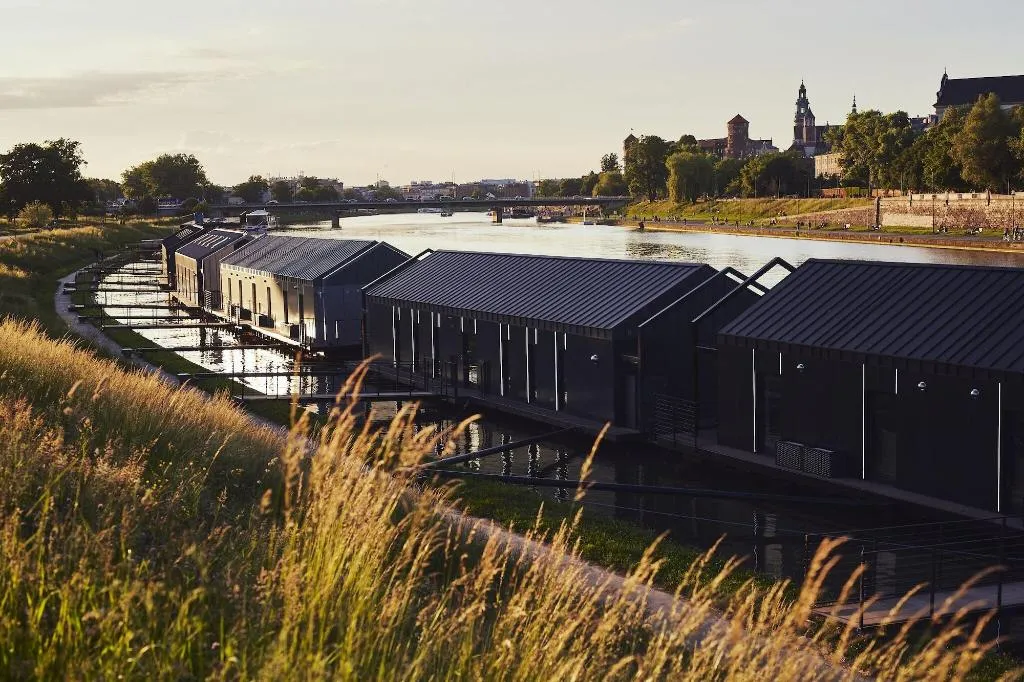 General view, New Port Hotel, Krakow