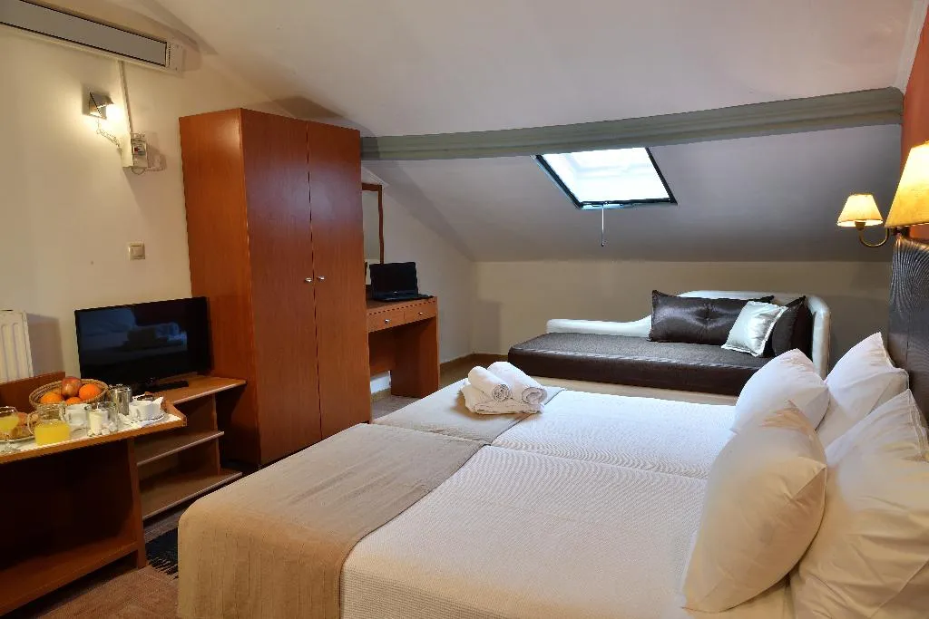 APARTMENT CAPACITY 6 TWO BEDROOMS Room, Four Seasons (SKG), Halkidiki