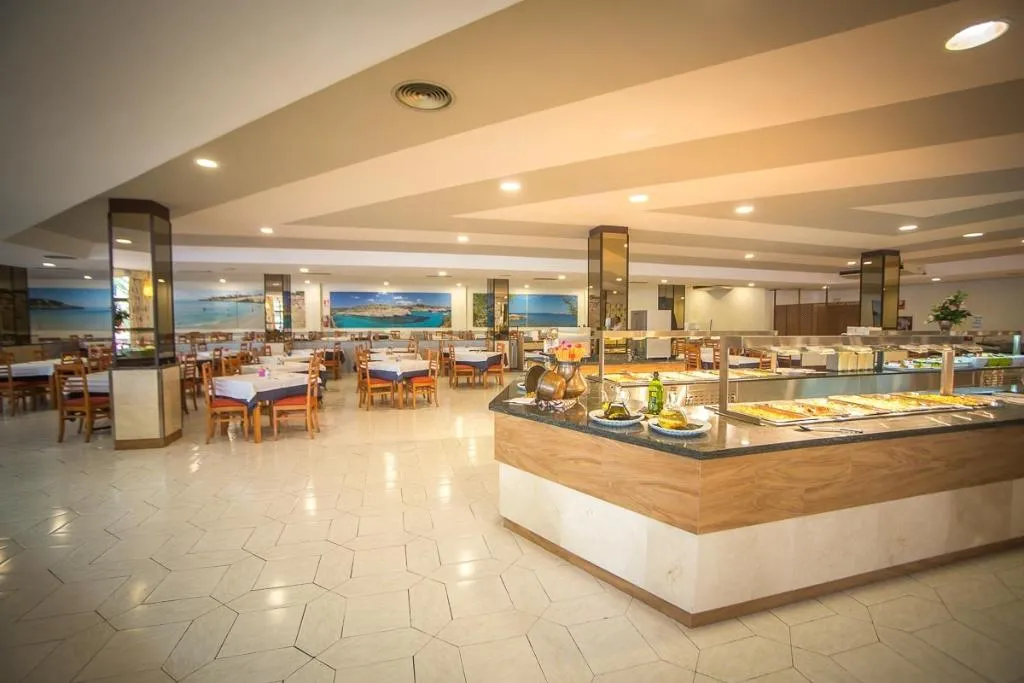 Restaurant, Club Cala Romani, Majorca