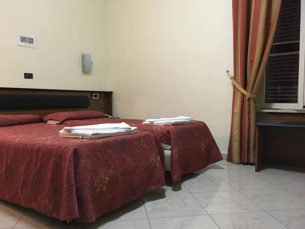 Room, Hotel Positano, Naples