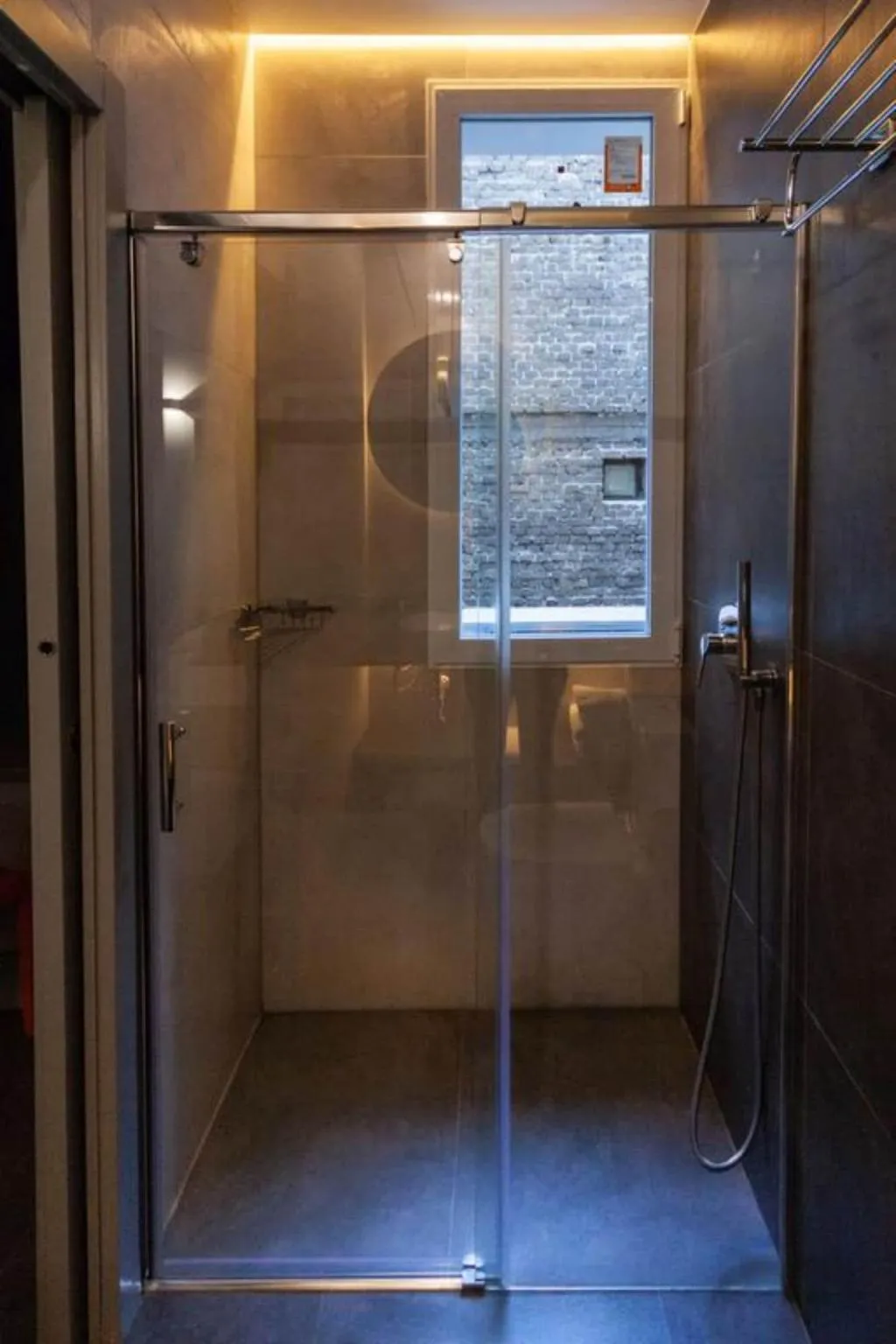 Room, Hostal El Carmen, Madrid