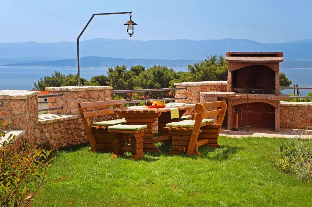 Sports and Entertainment, Villa Nera, Split