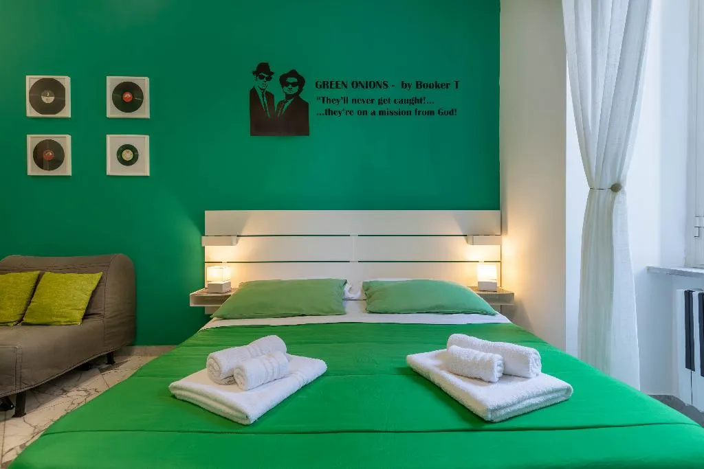 DOUBLE ONE BEDROOM ONE BATHROOM Room, B&B Colori e Note, Naples