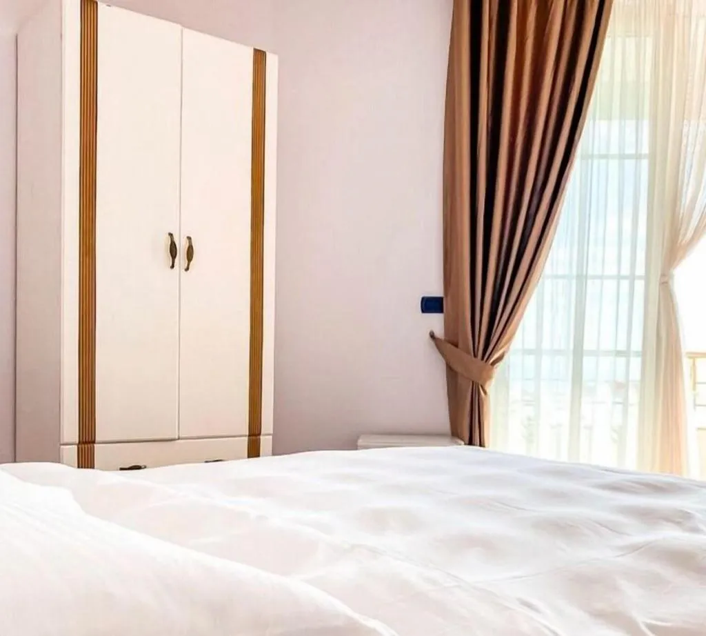 Room, Hotel Majestic, Durres