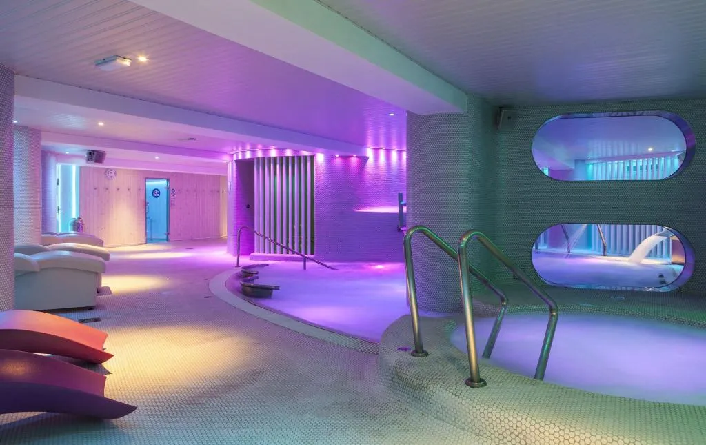 Sports and Entertainment, Ambassador Playa II, Costa Blanca