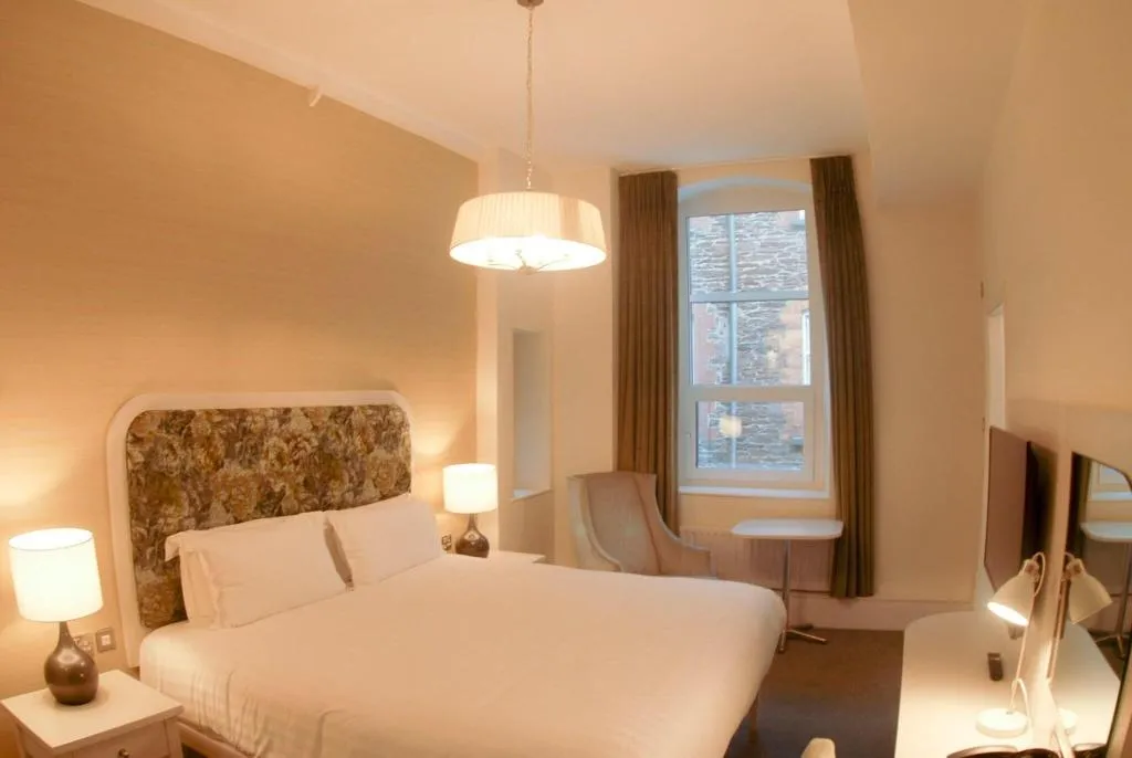 DOUBLE SUPERIOR QUEEN BED Room, Isaac's Cork, Cork