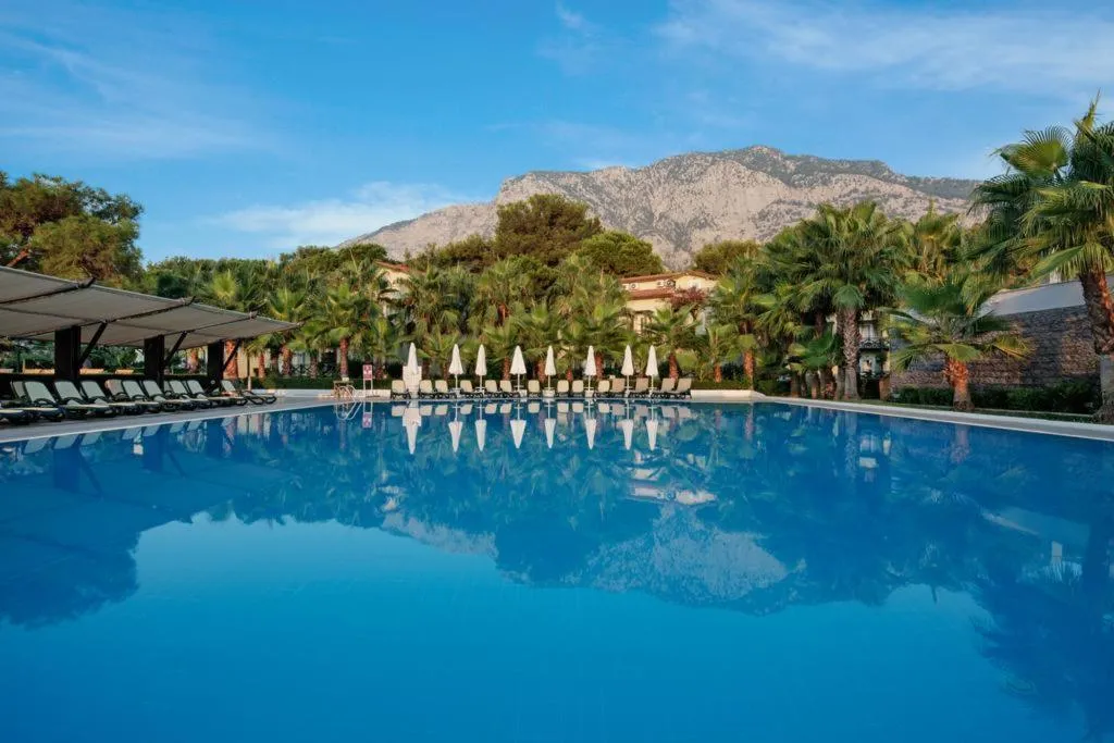 Pool, Crystal Flora Pearl Collection, Antalya