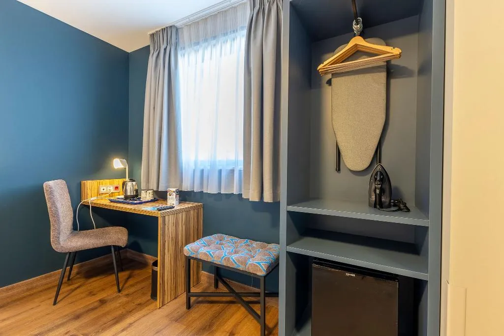 TWIN CAPACITY 1 Room, Travelodge Barcelona Poblenou, Barcelona