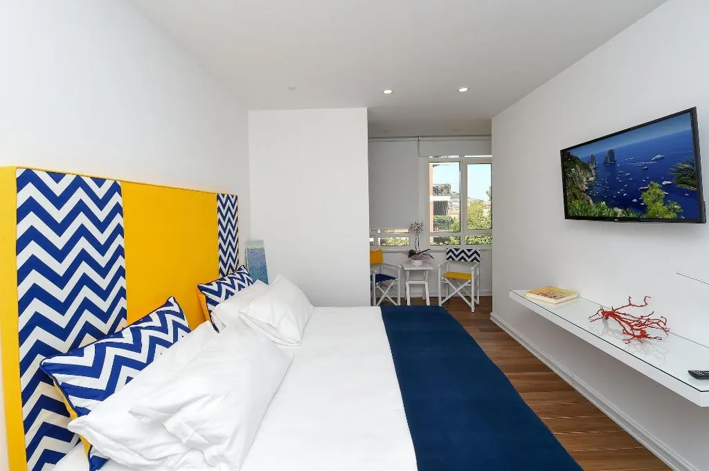Room, Casa Pantone, Naples