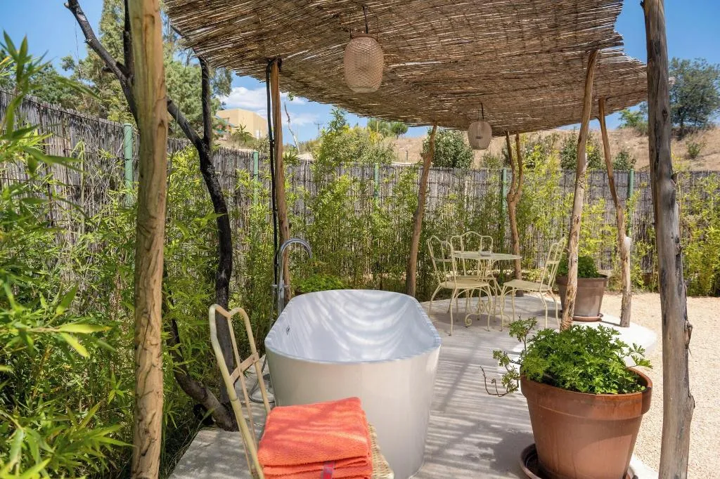 Room, Aal Cachucho, Madrid