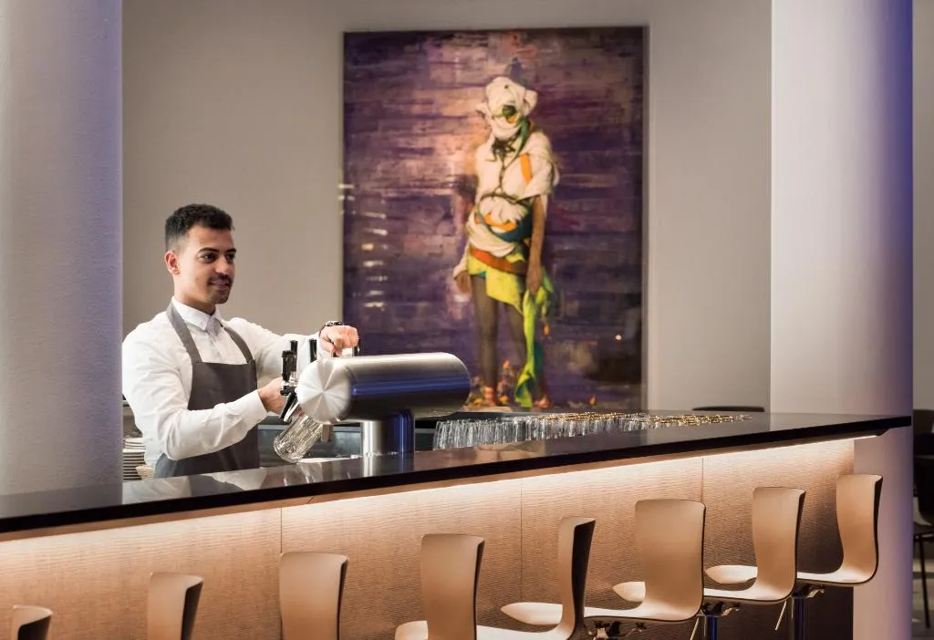 Bar, Estrel Hotel Berlin, Berlin