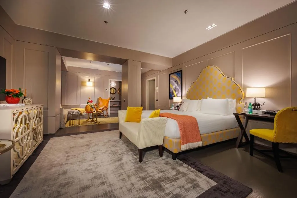 SUITE DELUXE KING BED Room, Singer Palace Hotel, Rome