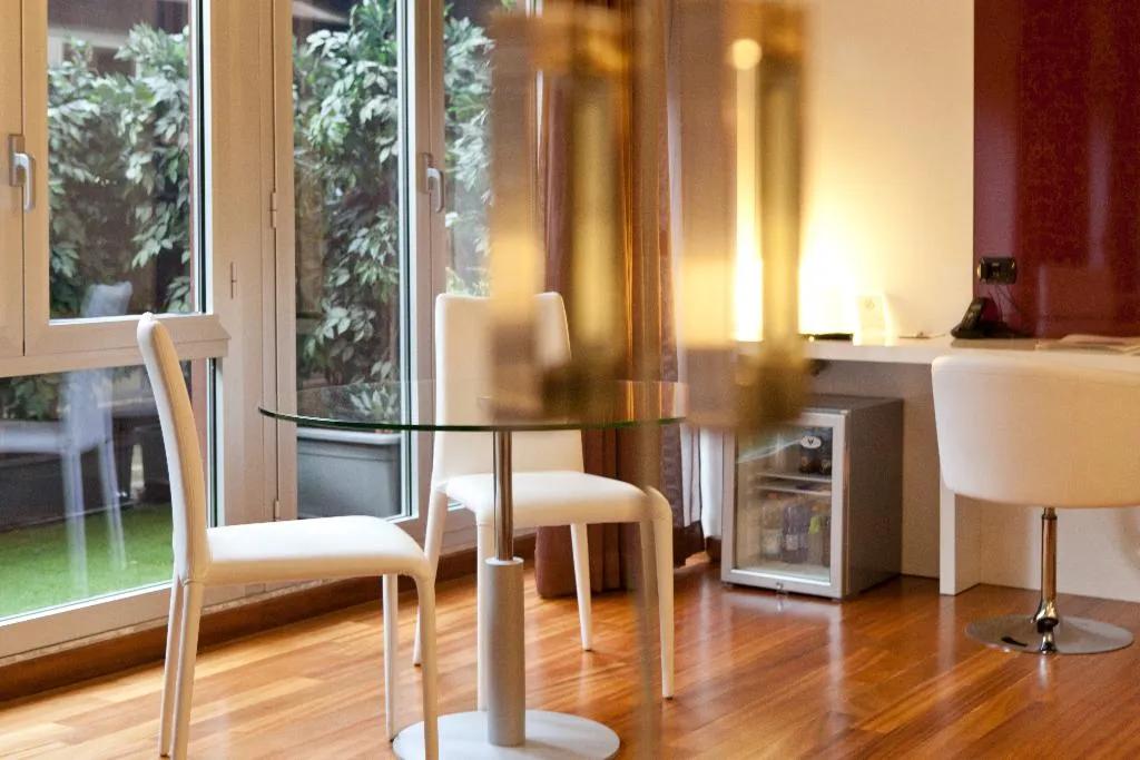 STUDIO STANDARD Room, Hotel Nasco, Milan