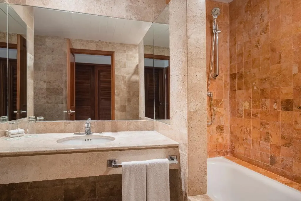 Room, Iberostar Waves Paraiso Beach All Inclusive, Cancun Area