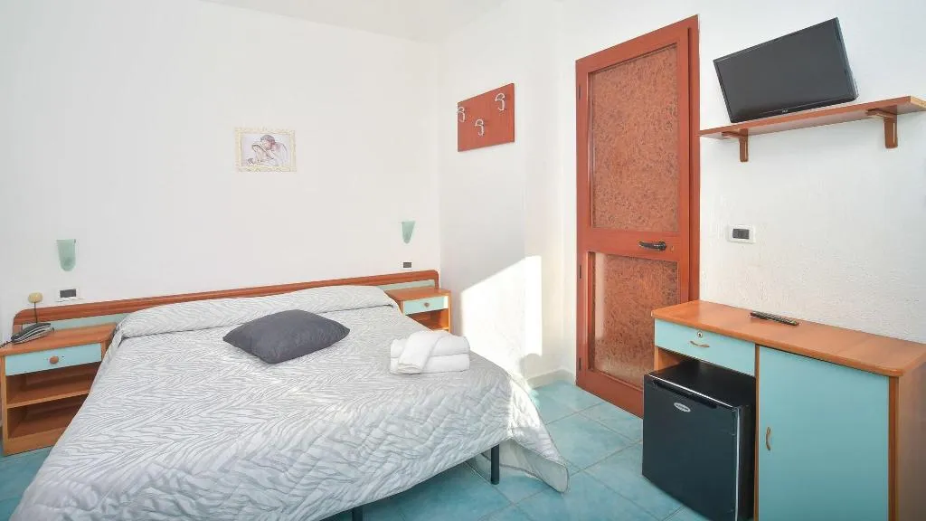 Room, Junior Village, Naples