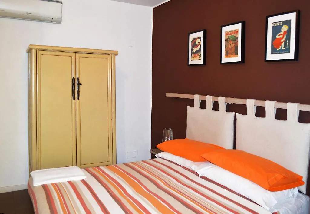 Room, Room Inn, Milan