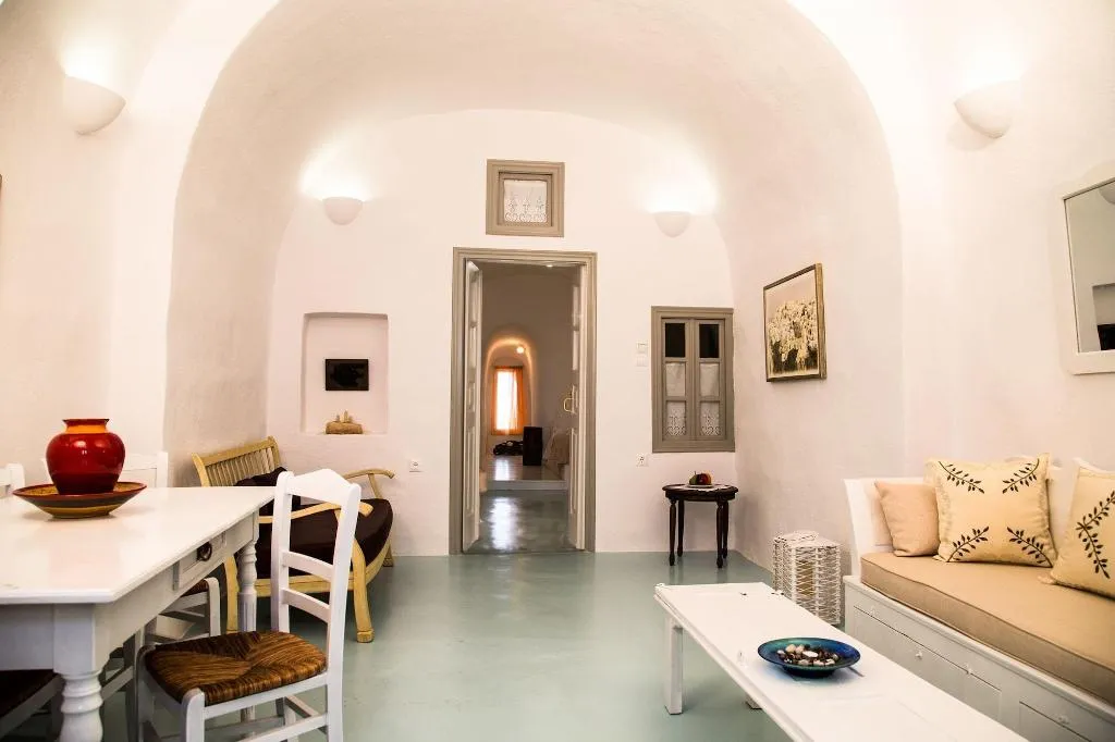Room, Marizan Caves & Villas, Santorini, Santorini