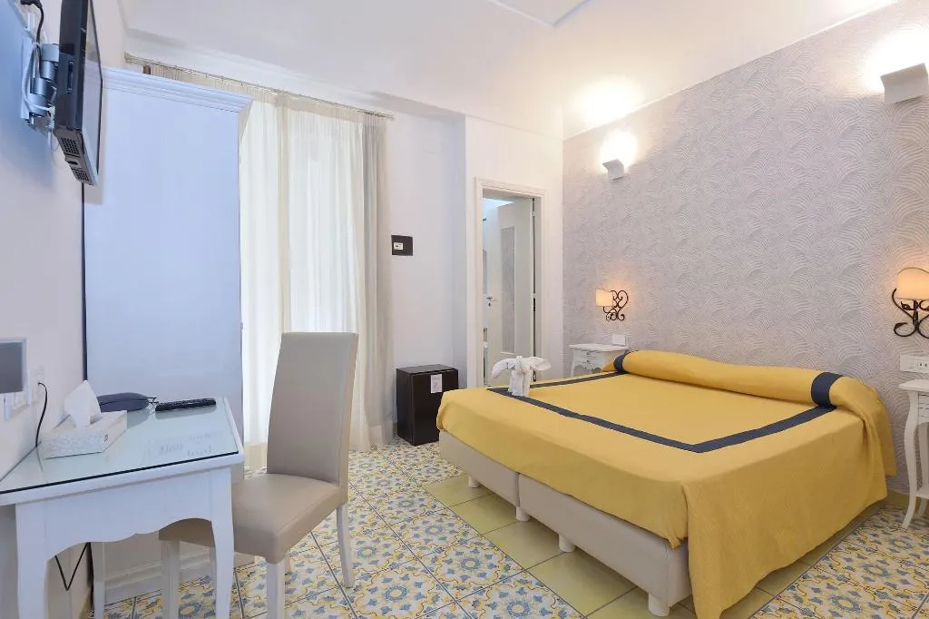 General view, Hotel Settebello, Naples