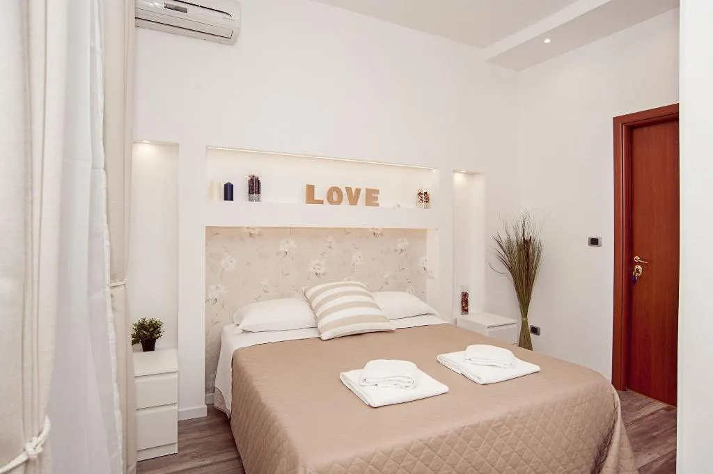 Room, Magicfiverooms, Rome
