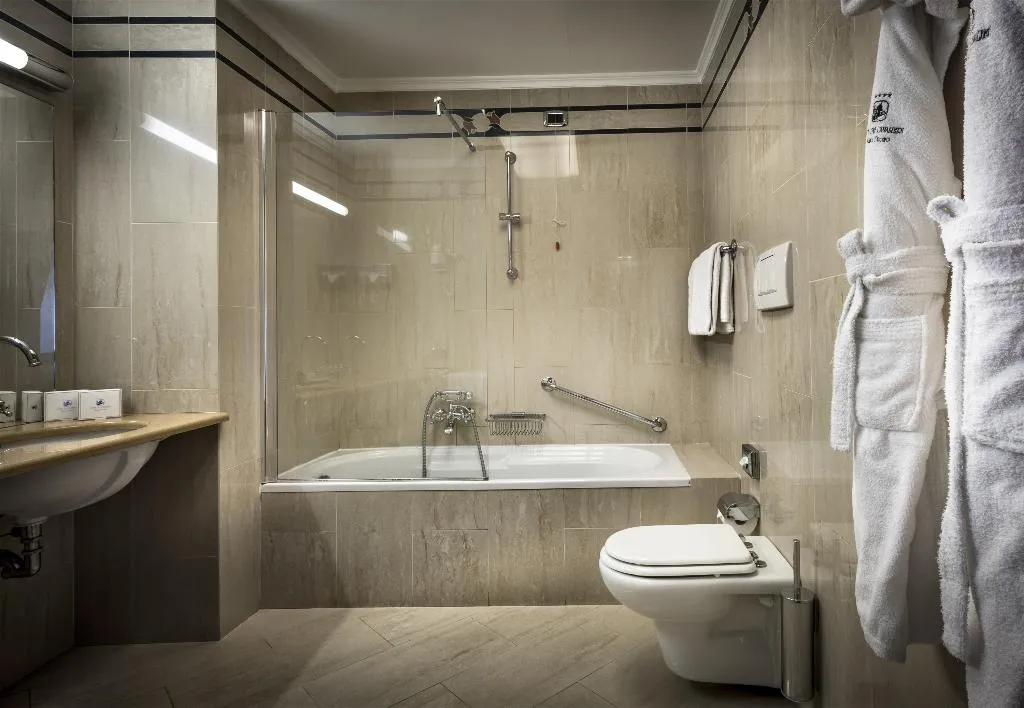 DOUBLE BUSINESS Room, Dei Cavalieri Milano Duomo, Milan