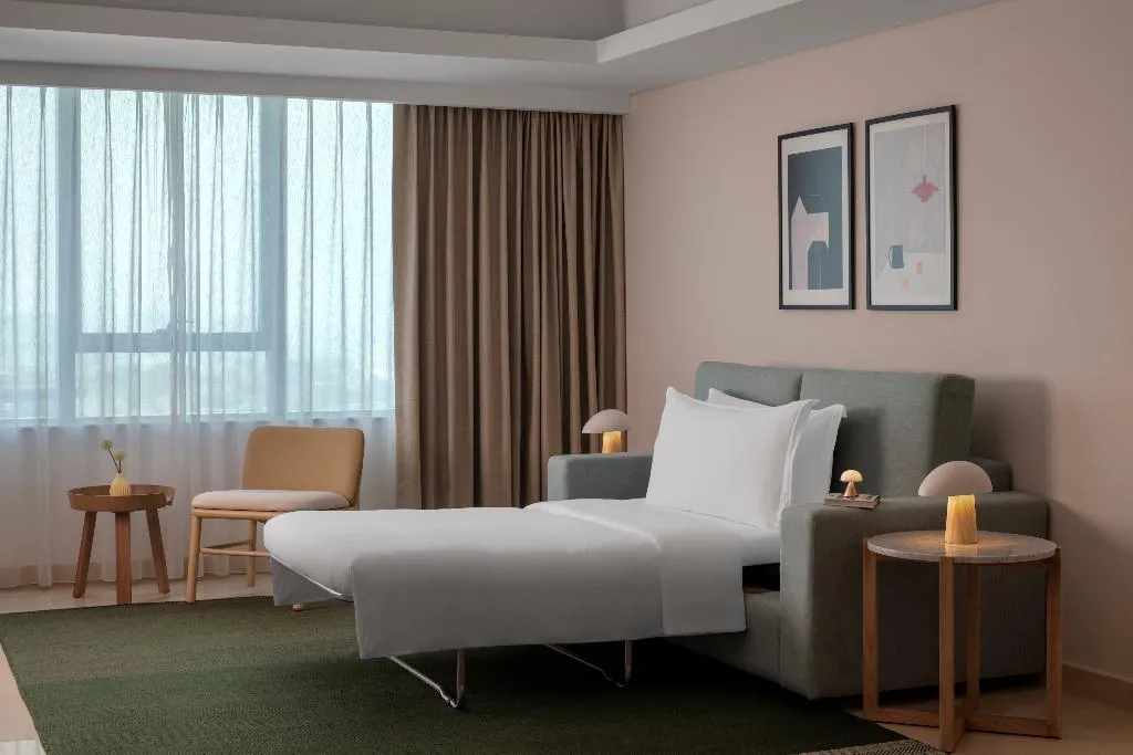 SUITE BUSINESS Room, Staybridge Suites Dubai Internet City, Dubai