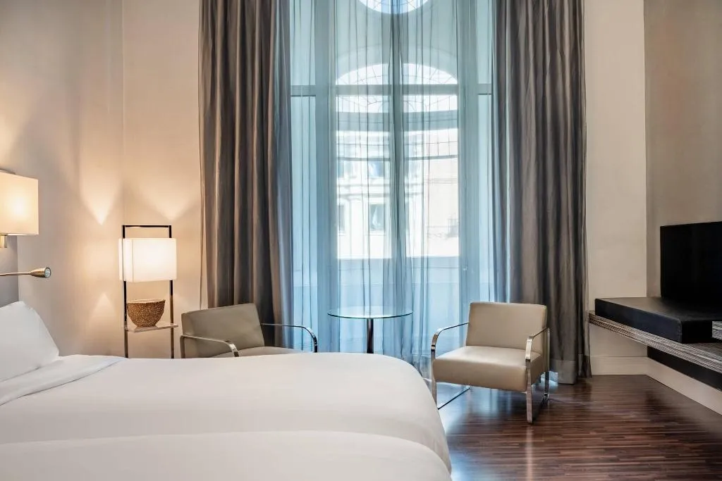 Room, AC Hotel Palacio del Retiro Autograph Collection, Madrid