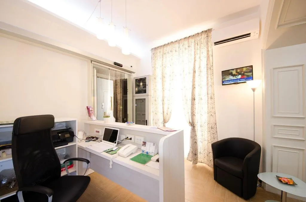 Lobby, Gemme Di Roma, Naples