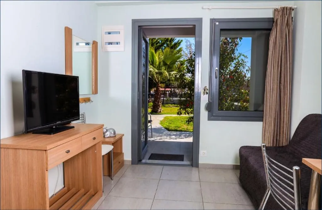 TRIPLE ECONOMY Room, Alexanika Apartments, Halkidiki