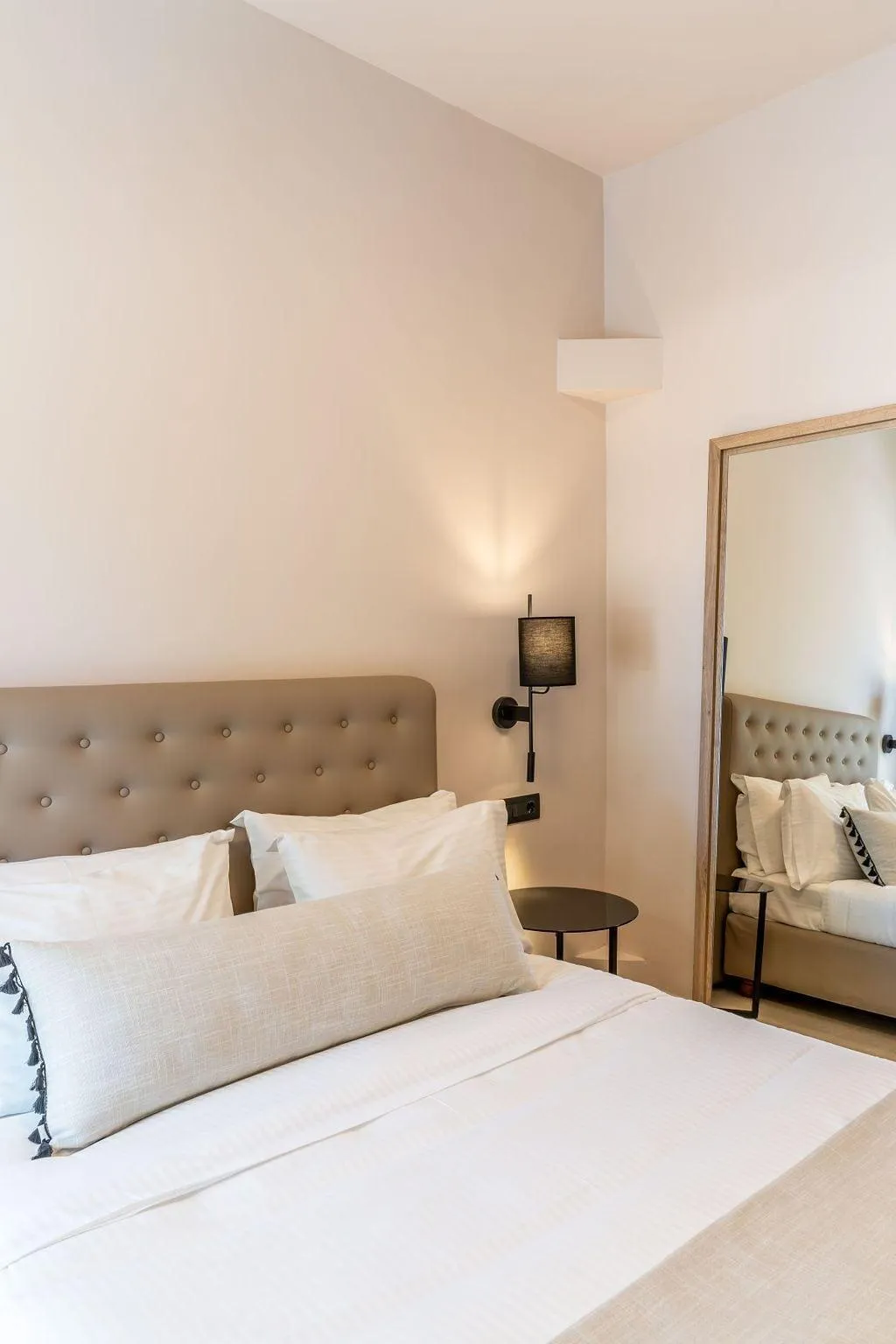 Room, Hotel Eucalyptus, Santorini