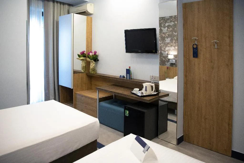 TWIN STANDARD Room, Palace Hotel, Naples