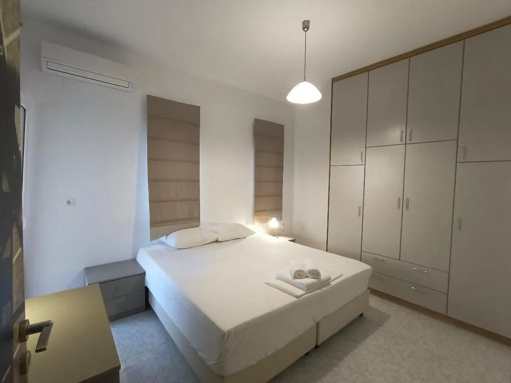 QUADRUPLE DELUXE ONE BEDROOM Room, Albatross Apartments, Crete