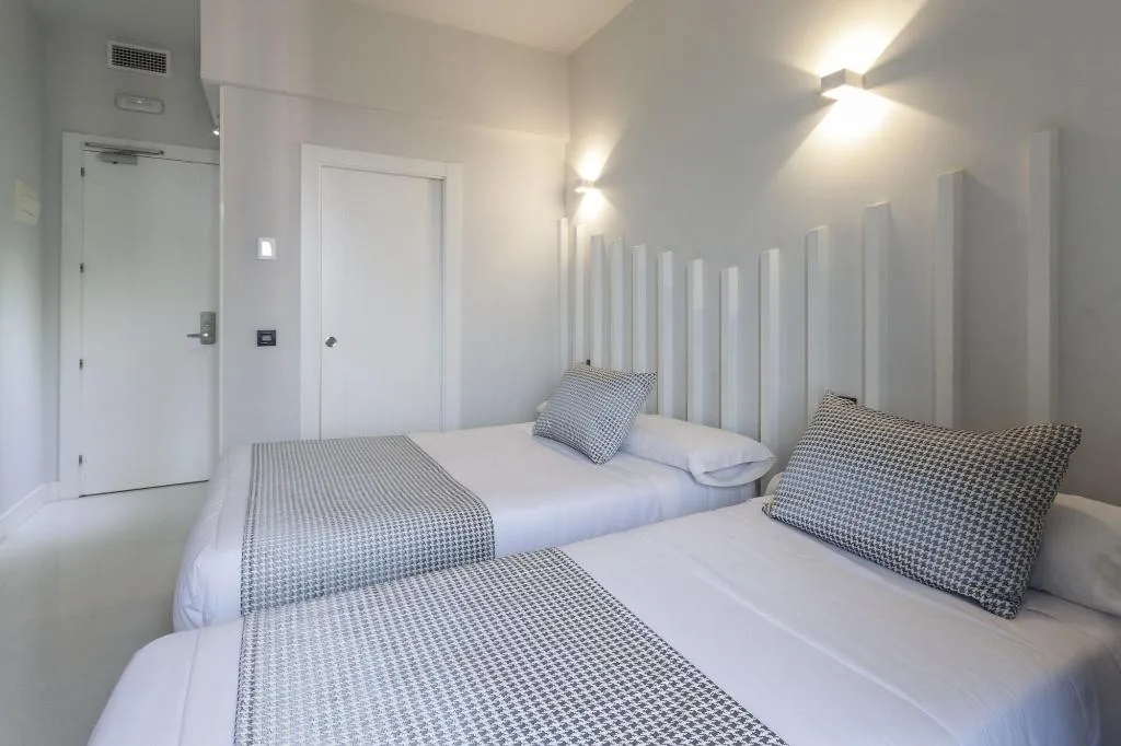 Room, Hostal El Carmen, Madrid