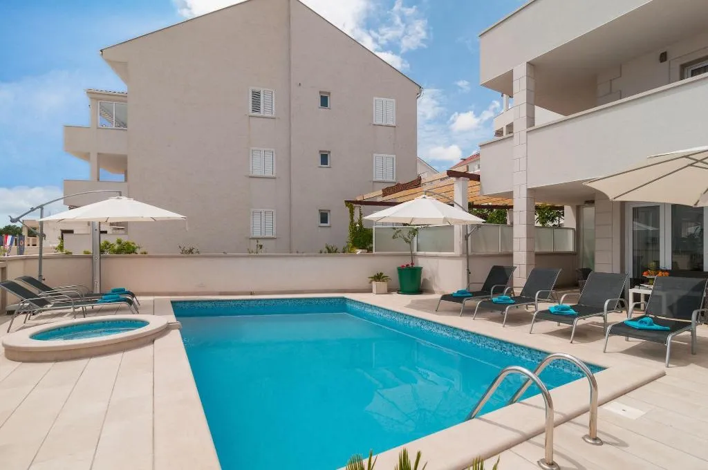 Sports and Entertainment, Villa Juraj, Split
