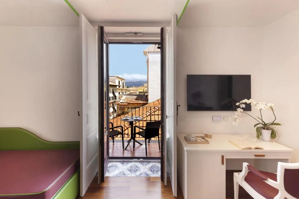 Room, La Casa Dell Orologio, Naples