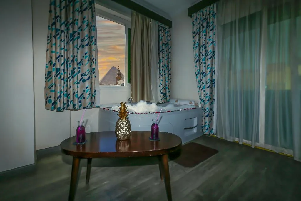DOUBLE EXECUTIVE KING BED Room, Pyramid Edge Hotel & Exclusive Pyramids View Roof, Cairo