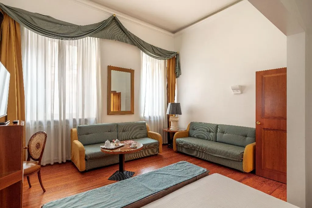 Room, Sanpi Milano, Milan