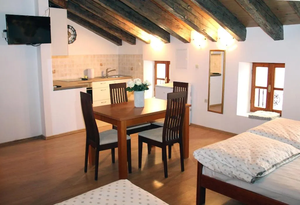 Room, Old Theatre Rooms And Apartments, Split